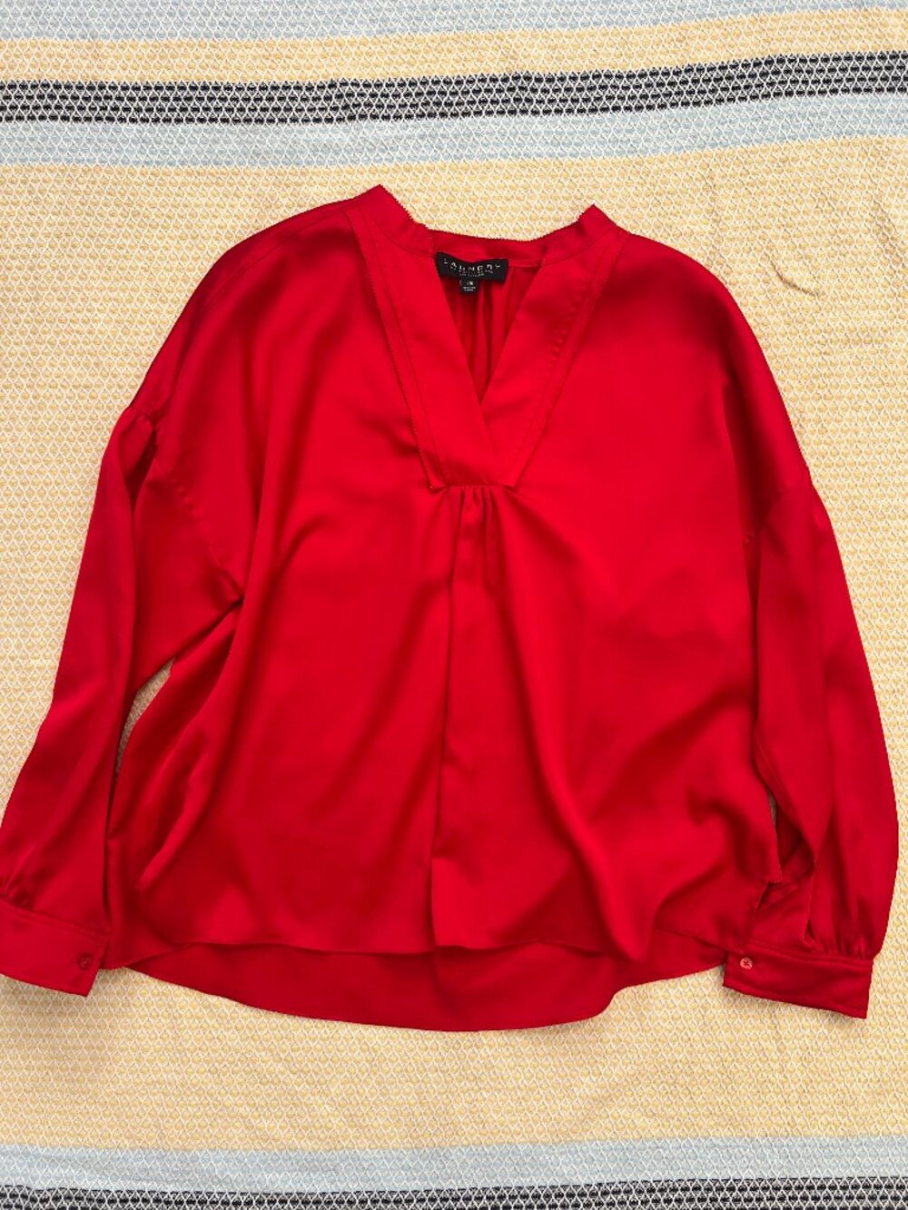 Laundry by Shelli Segal Red Satin V-Neck Blouse Size L